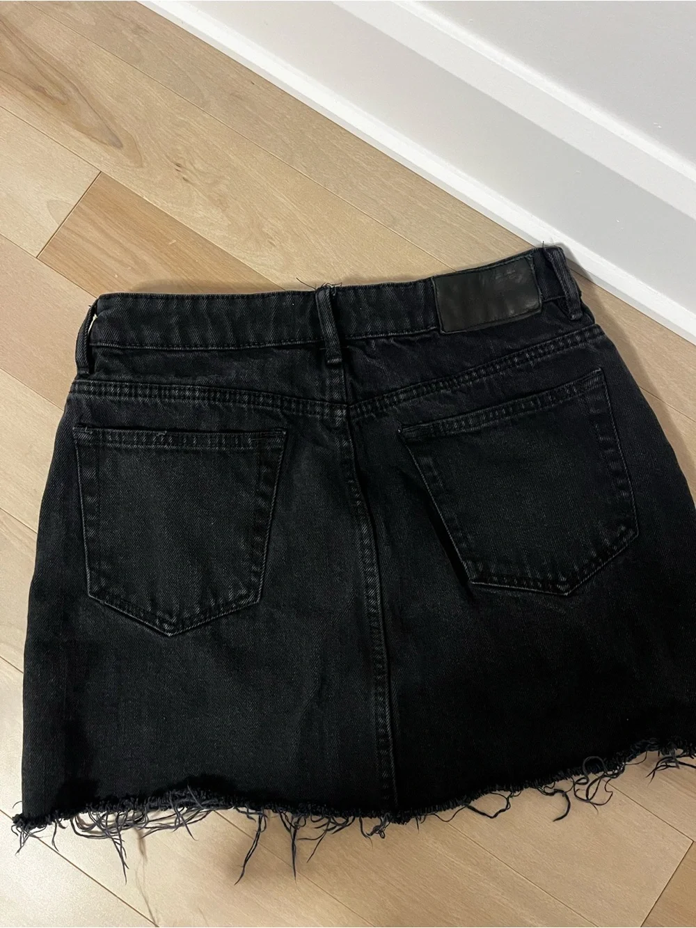 Jean Zara Black Mini Skirt size 28 - Picture 2 of 3